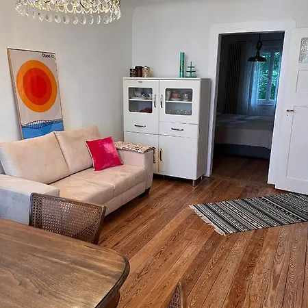 Ferienwohnung West 2 *